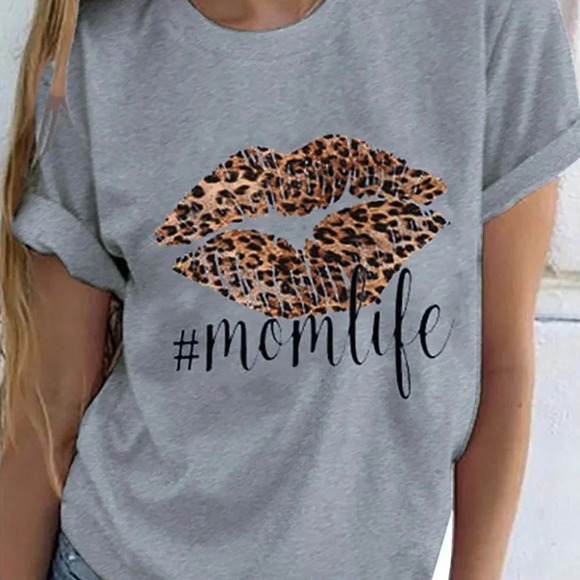 GRAPHIC NWOT WOMENS TSHIRT TEE TOP CAUSAL GRAY BLACK FALL GIFT SHIRT SZ S SMALL - Picture 1 of 3